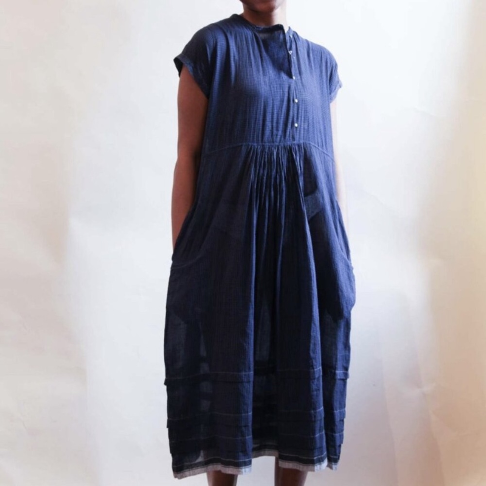 Injiri Navy Blue Dress Size M Artisanal Short Sleeve Pleats Hand made